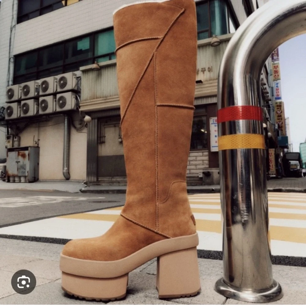 UGG new heights platform extra tall boots in Chestnut - Picture 11 of 12